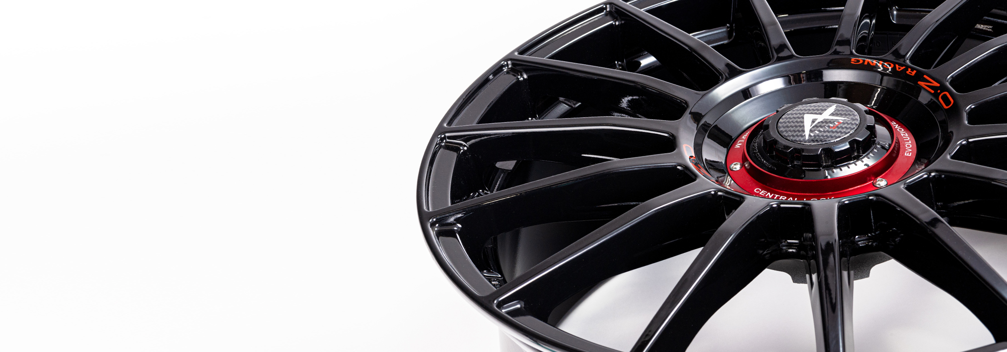 ARTISAN SPIRITS × O.Z Racing Superturismo Evoluzione